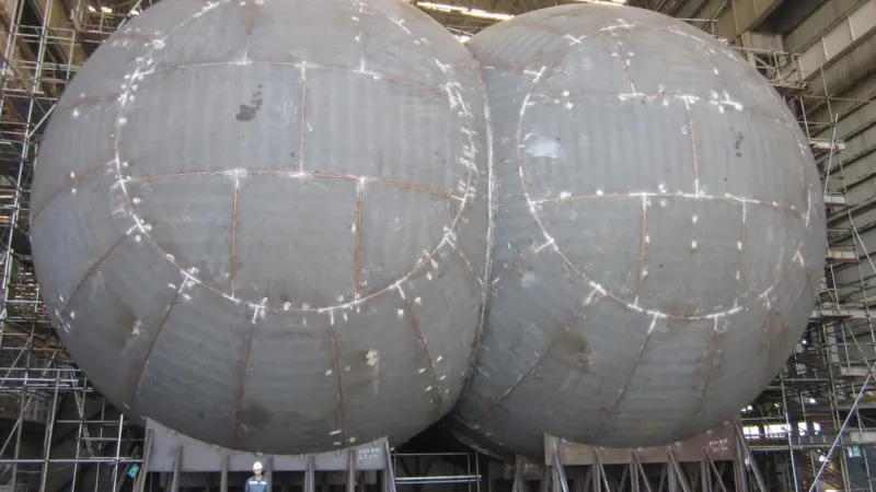 “World’s largest” bilobe LNG tanks at Sinopacific – BV’s PR agency thought readers might find the image amusing, though we are not sure why