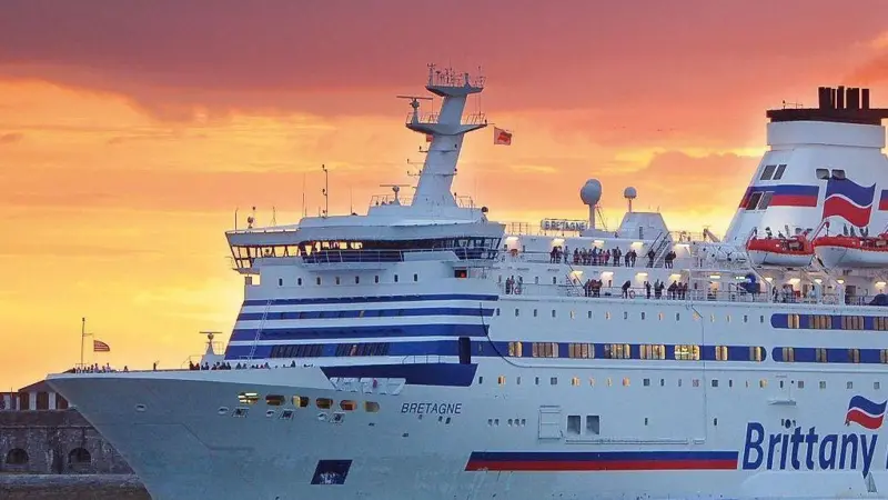 The new ship will replace the 30-year-old 'Bretagne'