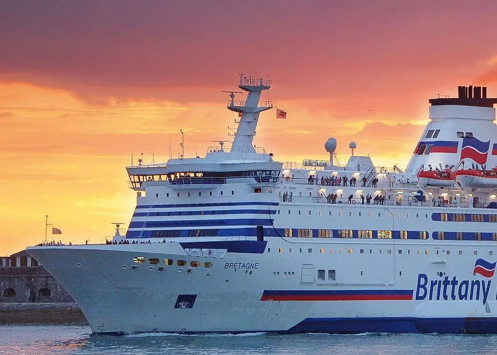 The new ship will replace the 30-year-old 'Bretagne'