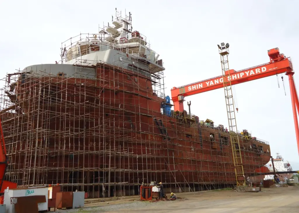 A 77m diesel-electric DP2 PSV under construction at Shin Yang; one of two in built at the yard, with the first scheduled for delivery in June 2014