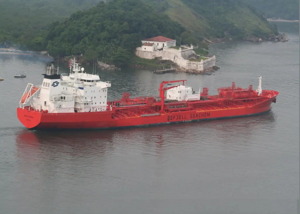 Product tanker ‘Bow Firda’ received a Mewis Duct to save fuel, work which ASRY completed in six days, allowing the ship an early return to revenue-earning service (Odfjell)