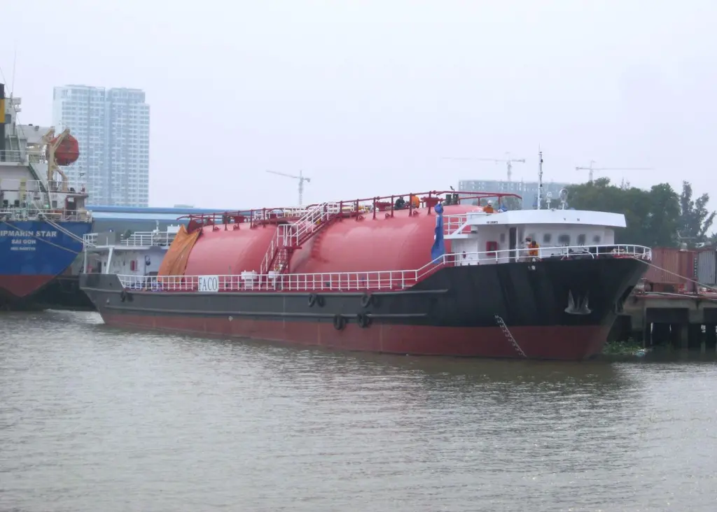 Cummins-powered LPG tanker for the Mekong River in Vietnam (Saigon Shipmarin)