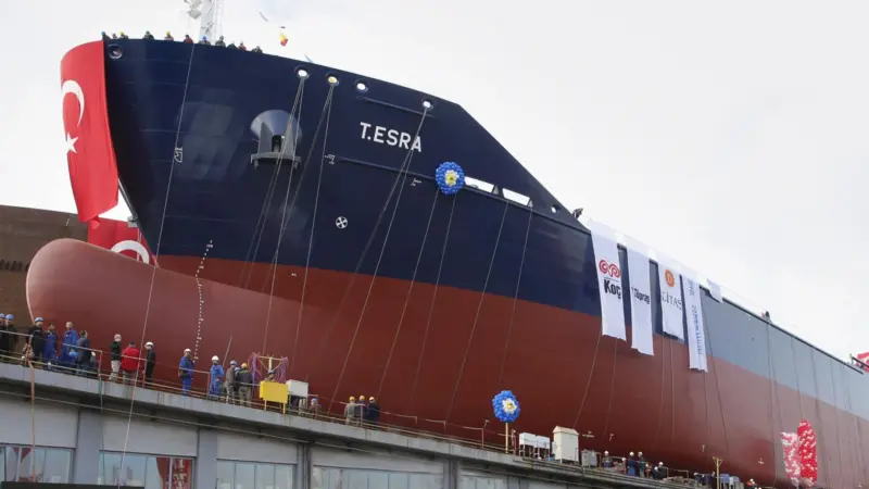 The 19,000 DWT 'T.ESRA'