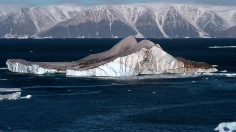 Icebergs in the High Arctic. Photo: B Inaglory