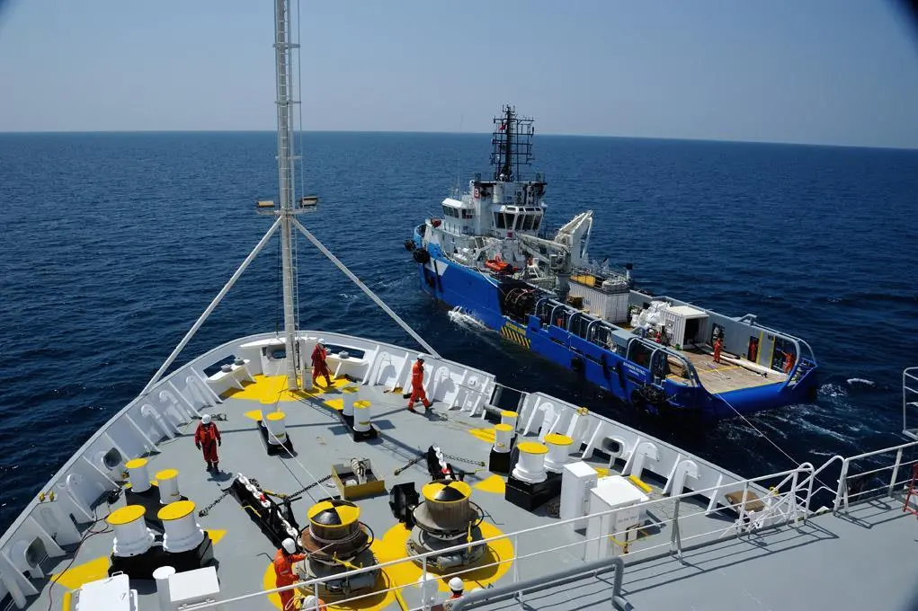 Inline bunkering operation by the 'Bourbon Petrel'