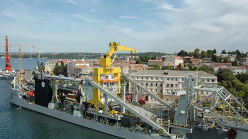 A previous large self-propelled cutter suction dredger, the 2,200dwt ‘Niccolo Machiavelli’ was built by Uljanik for Jan De Nul