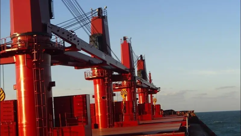 The equipment package includes MacGregor VDF electric cranes