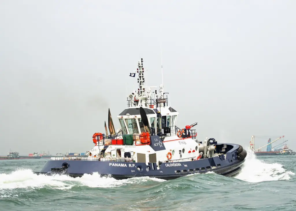 The ASD tug ‘Calovébora’ on her way from Hong Kong to Panama; she is equipped with 2 x SRP 1515 units from Schottel (Cheoy Lee Werft Hong Kong)