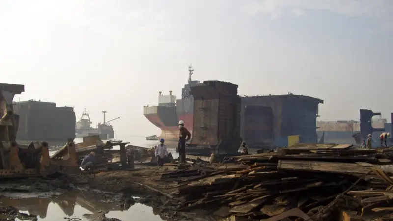 IMO and the Bangladesh government have signed an agreement to improve standards in the country’s ship recycling industry (IMO)
