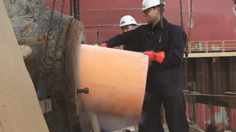 00_82713_Installing-Thordons-seawater-lubricated-COMPAC-propeller-shaft-bearing