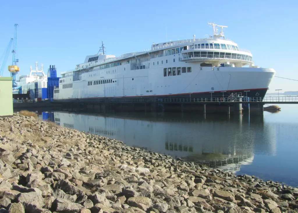 Scandlines duo gos to Blohm + Voss for conversion and completion