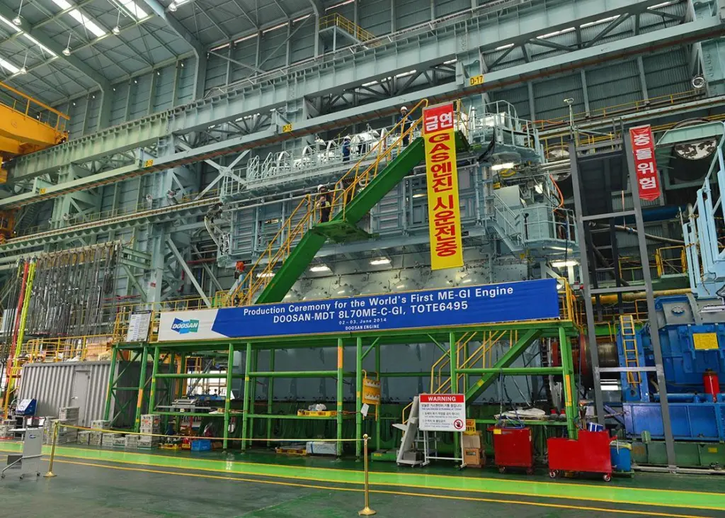 The MAN B&W 8L70ME-GI engine at Doosan’s Changwon works in Korea (Doosan Engine)