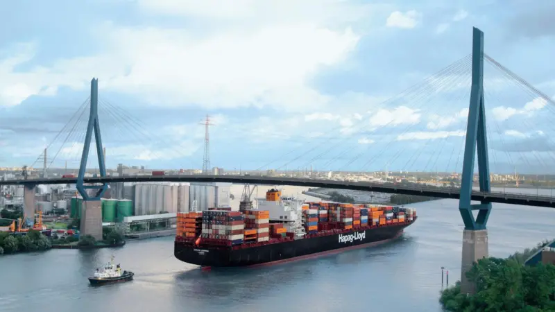The Hapag Llloyd 8,750teu container ship ‘Chicago Express’, seen negotiating Hamburg’s Köhlbrand Bridge, performed trials using the system