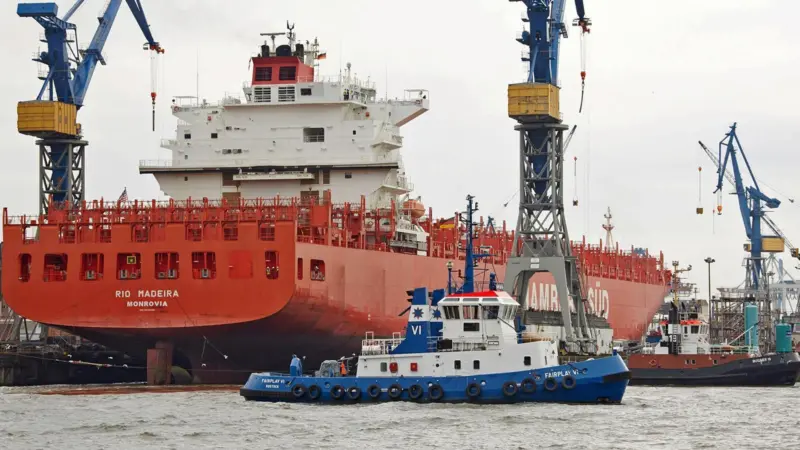 Boxship flurry at Blohm + Voss Repair