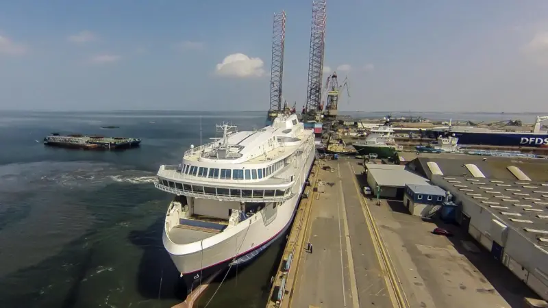 P&S ferry at Fayard (Photo: Brix)