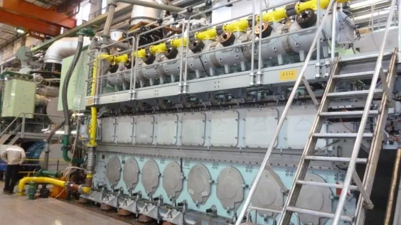 The MAN 8L51/60DF engine