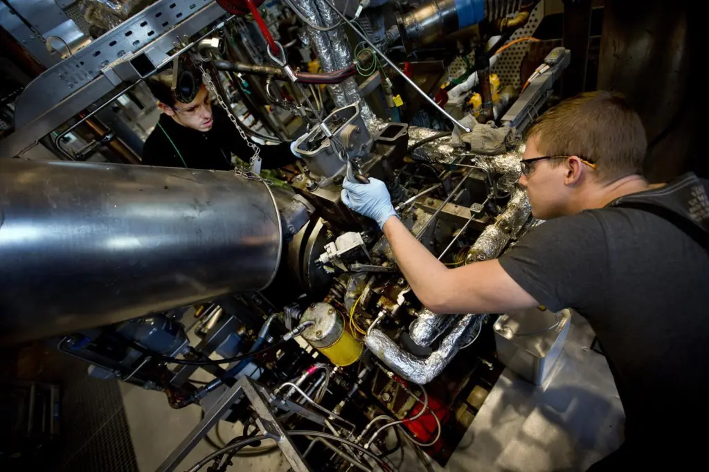 Shell carries out comprehensive testbed trials on its research engines at its Hamburg Innovation Centre