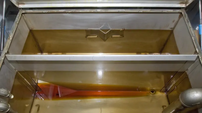 Damage can occur as a result of electro-static discharges when the thermal and oxidative degradation of the oil leads to the formation of varnish on the surfaces of the system