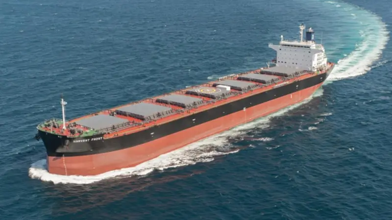 MHI said this first vessel achieves a 27% reduction in CO2 emissions because it’s equipped with the Mitsubishi Air Lubrication System (MALS)