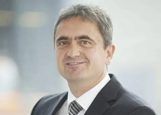 Dr Uwe Lauber