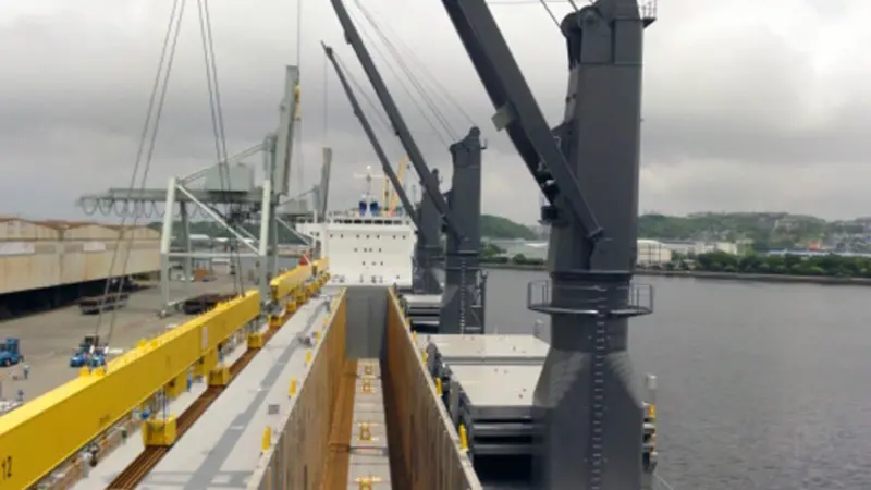 MHI’s synchronised deck cranes