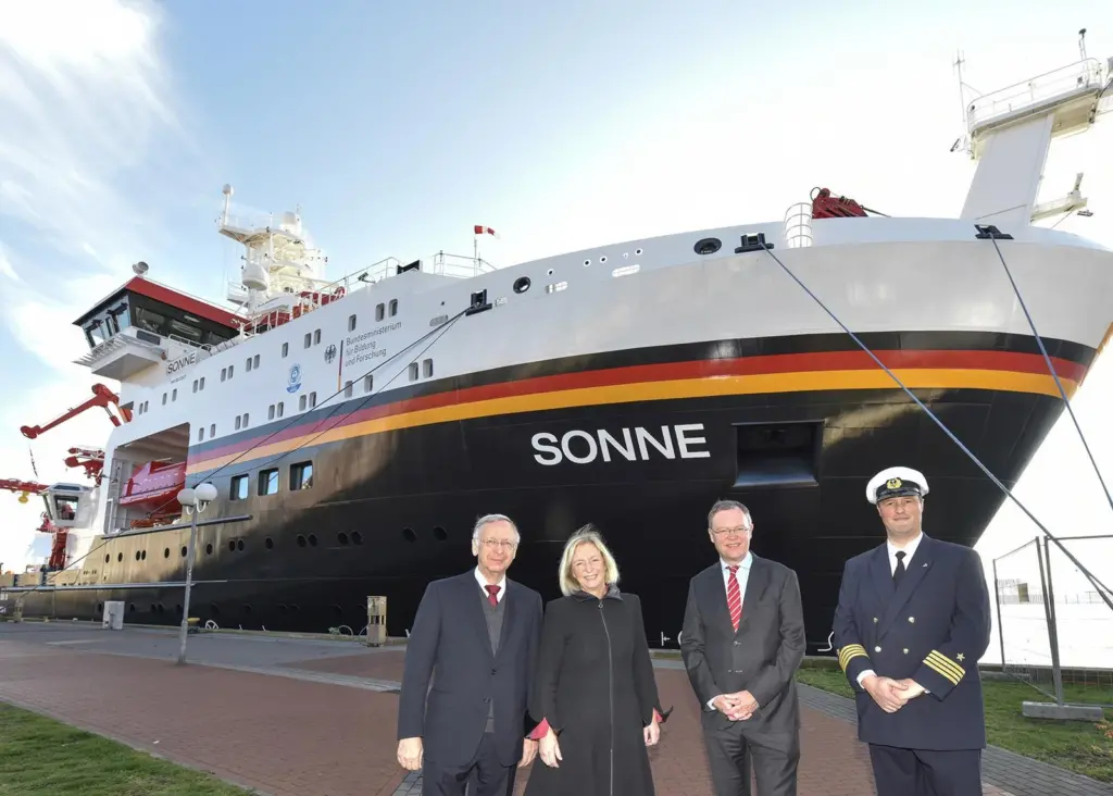 Sonne ready for service. From Left:Meyer head Bernard Meyer, Berlin Research Minister Johanna Wanka, Lower Saxony First Minister Stephan Weil and Sonne Captain Oliver Meyer