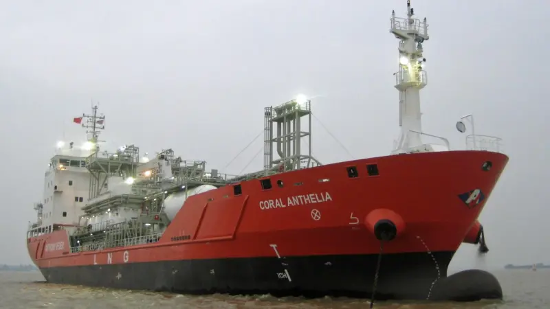 Anthony Veder’s ‘Coral Anthelia’ has been retrofitted for MaK M 46 DF dual fuel power