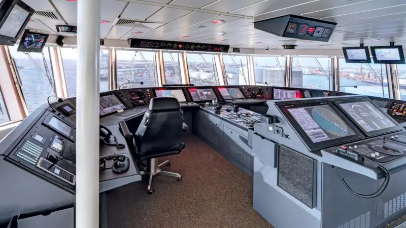 A SAM Electronics' NACOS Platinum integrated bridge system