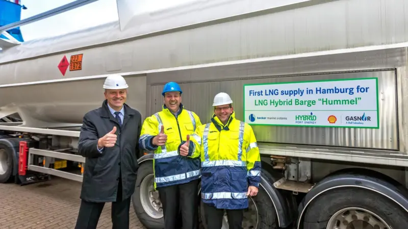The ‘Hummel’ barge has received its first LNG shipment from Shell Gasnor