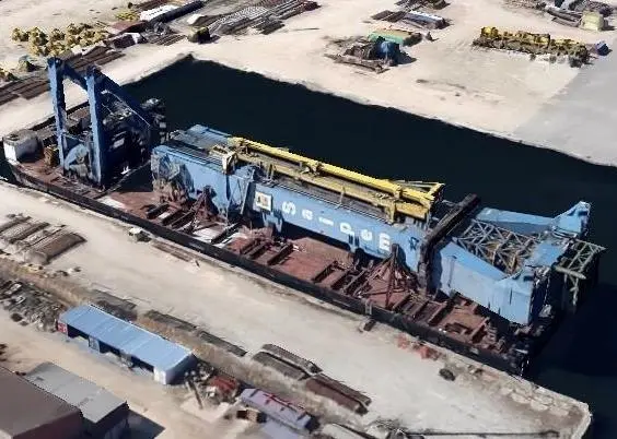 Saipem's cargo barge 42 weighed 3,407 tonnes when loaded with the J-Lay tower component