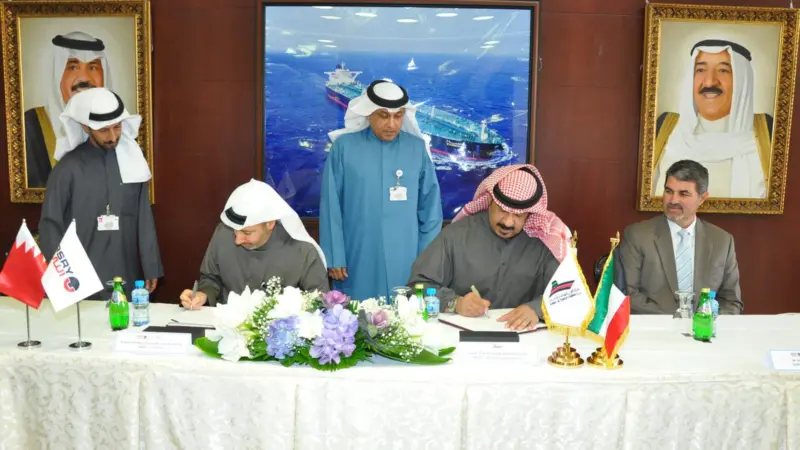 ASRY chairman Sheikh Daij and KOTC chief executive Sheikh Talal sign the agreement