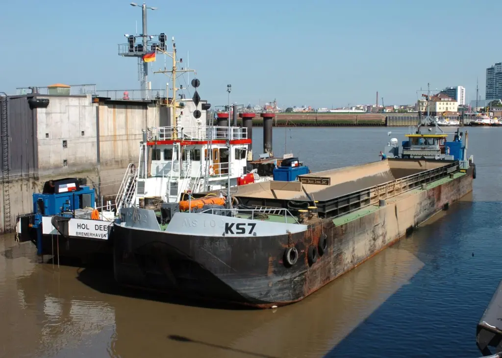 Weser silt barges are being joined by the first LNG newbuild