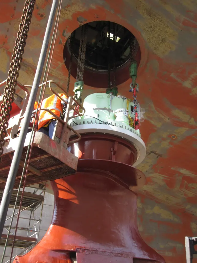 'Maria S Merian' pod work for GDD at Lloyd Werft Bremerhaven