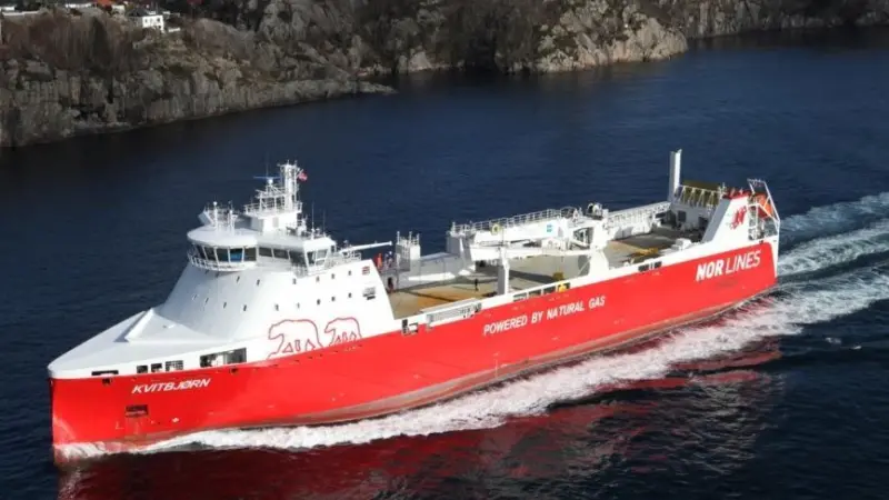 'M/S Kvitbjørn' is fuelled by LNG and can carry as much cargo as 200 trucks