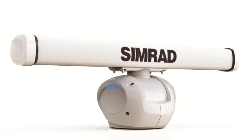 The Simrad Halo pulse compressor radar offers an exceptional range through its dual-mode design