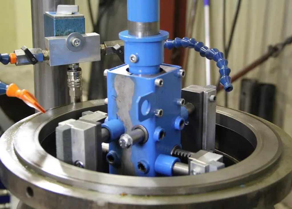 The electrically-driven honing machine offers greater control and flexibitlity to operators
