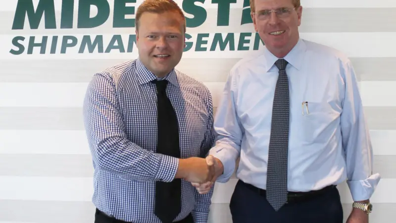 Robert Houston, president, Mideast (right) and Marorka regional director Georg Haraldsson at the signing