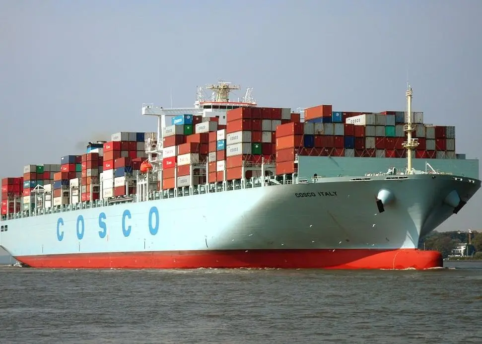 ‘Cosco Italy’ on the river Elbe Photo: Buonasera/Wikimedia CC BY-SA 3.0