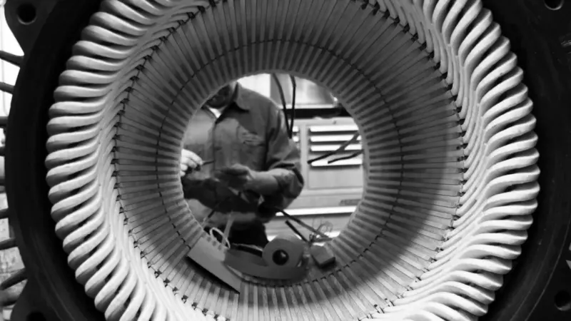 Louis Allis was able to find a used motor for Sealion within 10 days, compared to 20-26 weeks for a new replacement motor