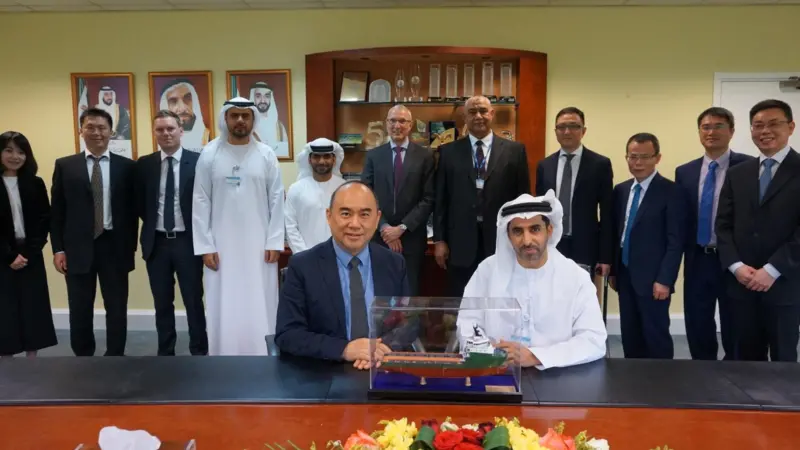 Mr Dagher Al Marar, CEO of ESNAAD and Mr Simon Liang, Chairman and CEO of Sinopacific Shipbuilding Group signed the contract in Abu Dhabi