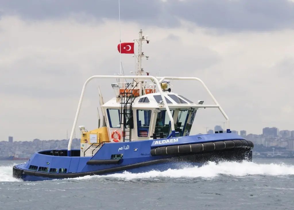 ‘Aldaem’ is a RAscal 1500 line-handling tug