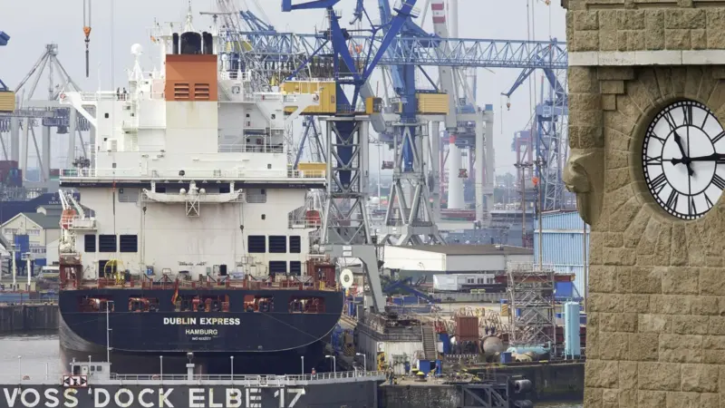 Five box ship jobs for Blohm + Voss