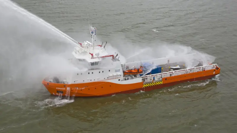 The first-in-series Esnaad 221 'Flying Focus' in firefighting mode