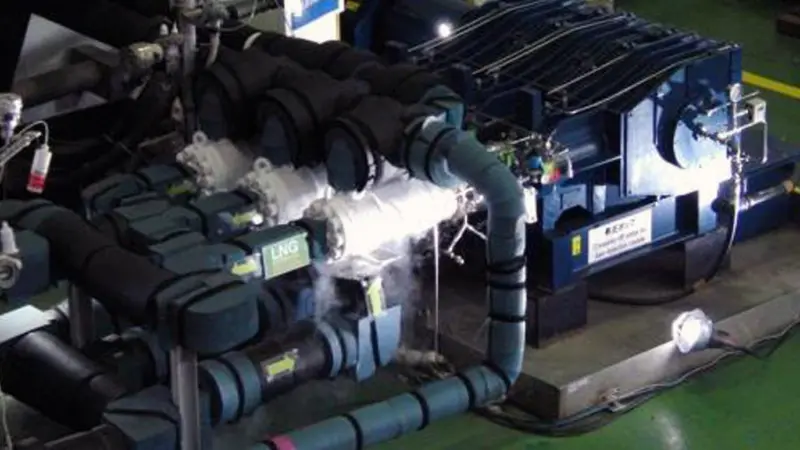 The pressurising unit of the high-pressure gas supply system under tests at a Mitsubishi Heavy Industries facility (photo: MHI)
