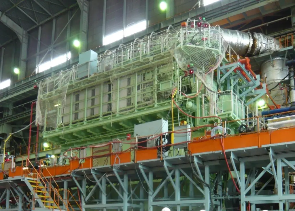 MAN’s ME-GI engine gives shipowners and operators the option of utilising fuel or gas