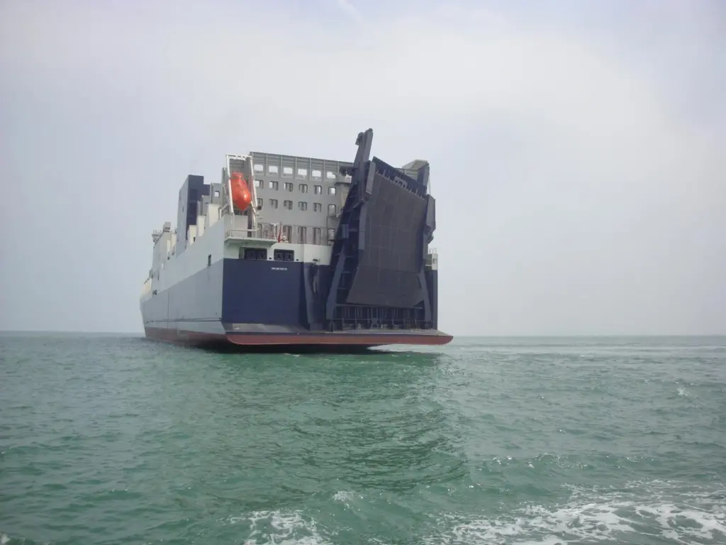 The 420t-capacity MacGregor quarter ramp of the 'Atlantic Star'