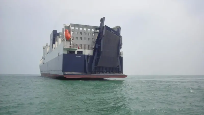 The 420t-capacity MacGregor quarter ramp of the 'Atlantic Star'