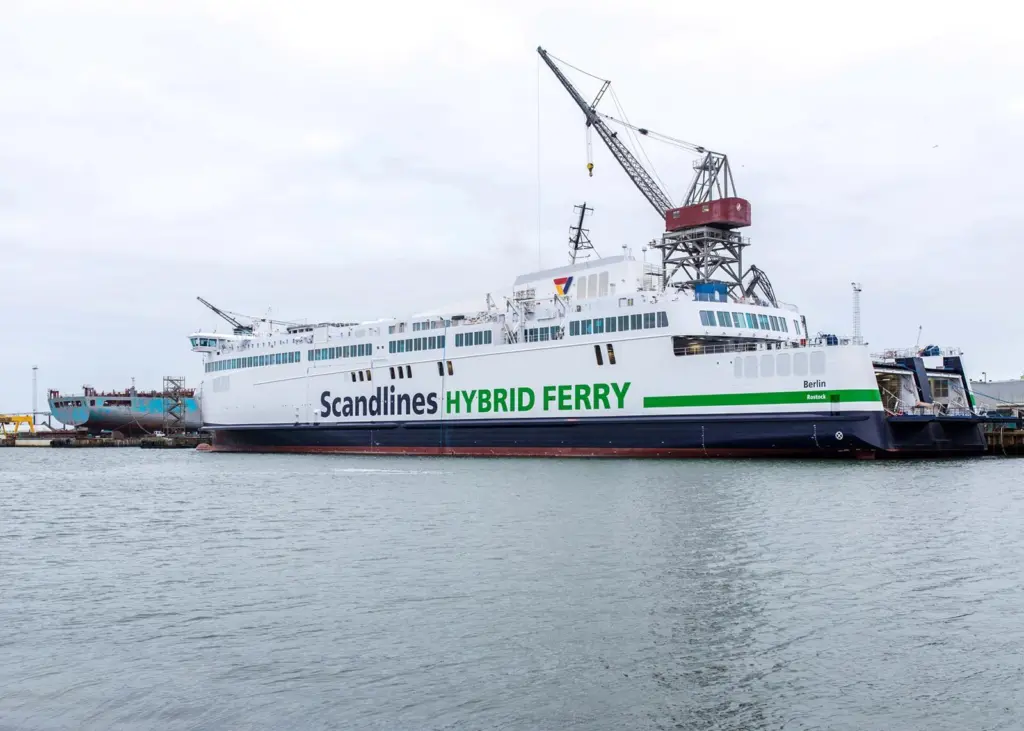 Hybrid ferry 'Berlin' remains at Fayard. (Photo: Lillevang)