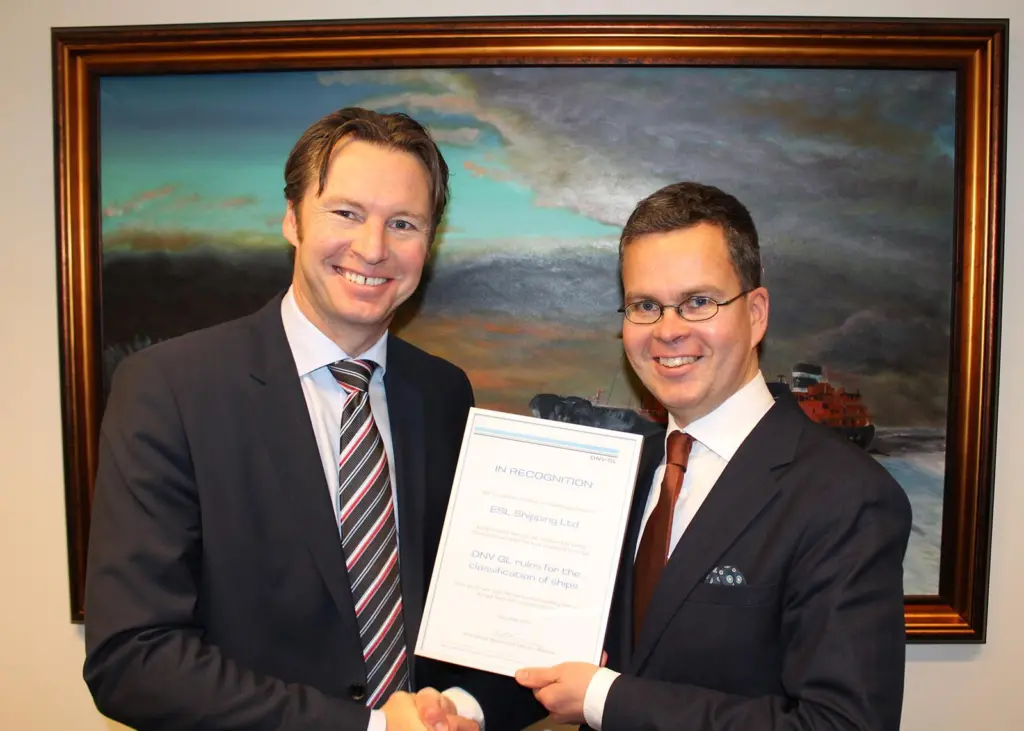 Knut Ørbeck-Nilssen, CEO of DNV GL Maritime (left) with Mikki Koskinen, managing director of ESL Shipping