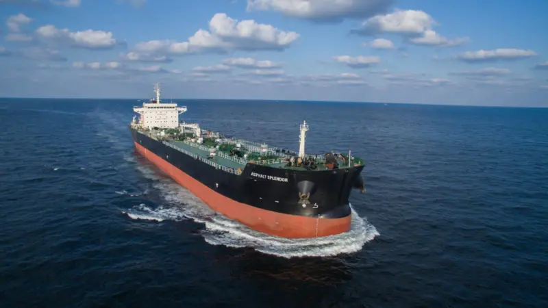 The Asphalt Splendor - the world's largest purpose-built asphalt carrier